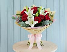 Букет цветов из:  Лилии и Розы в Новом Удмуртской республики