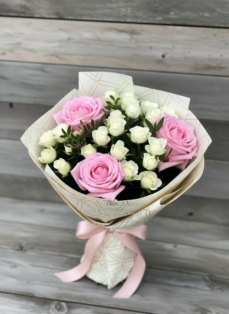 Букет цветов из: Розы в Новом Удмуртской республики