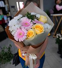Букет цветов из:  Герберы, Розы и Хризантемы в Новом Удмуртской республики