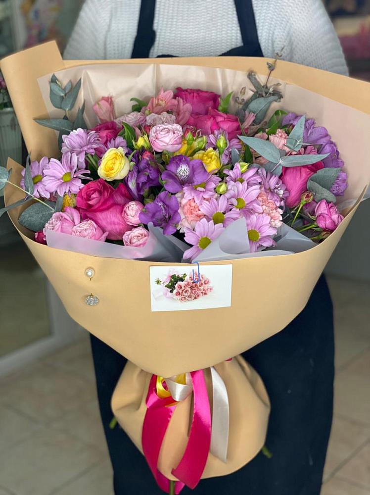 Букет цветов из: Хризантемы, Гвоздики и Альстромерии в Новом Удмуртской республики