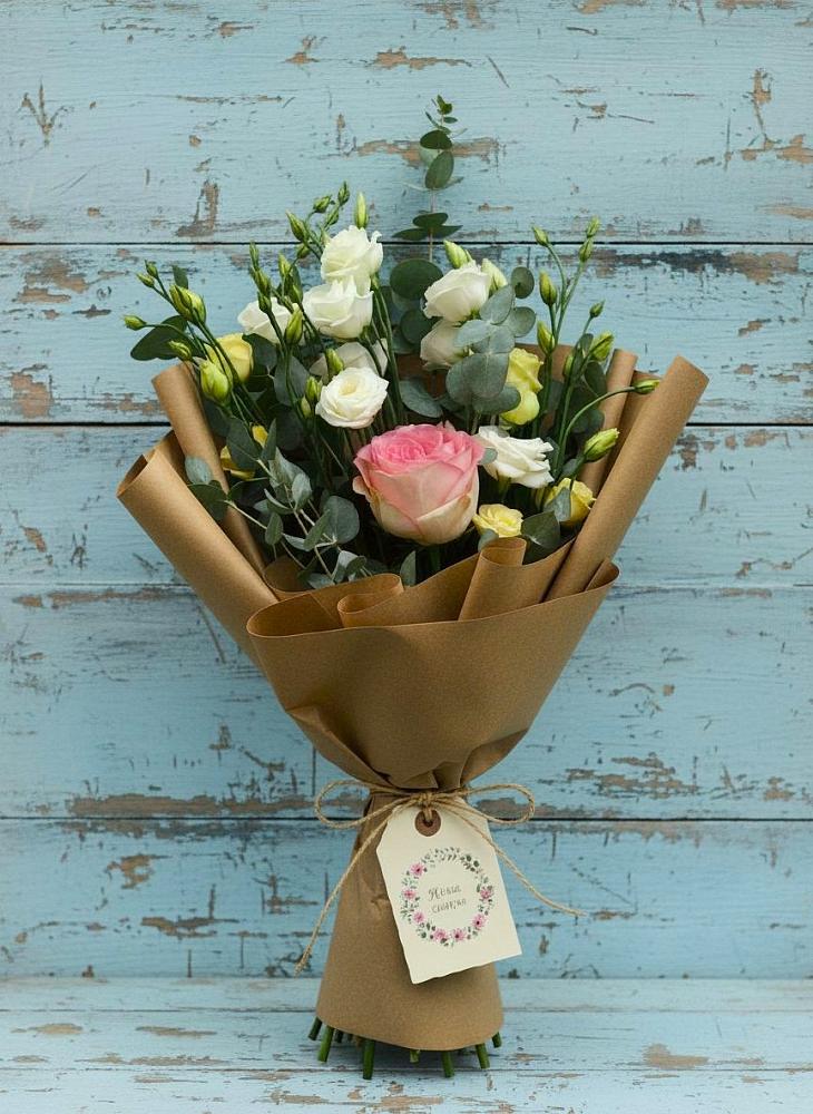 Букет цветов из: Розы и Лизиантусы в Новом Удмуртской республики