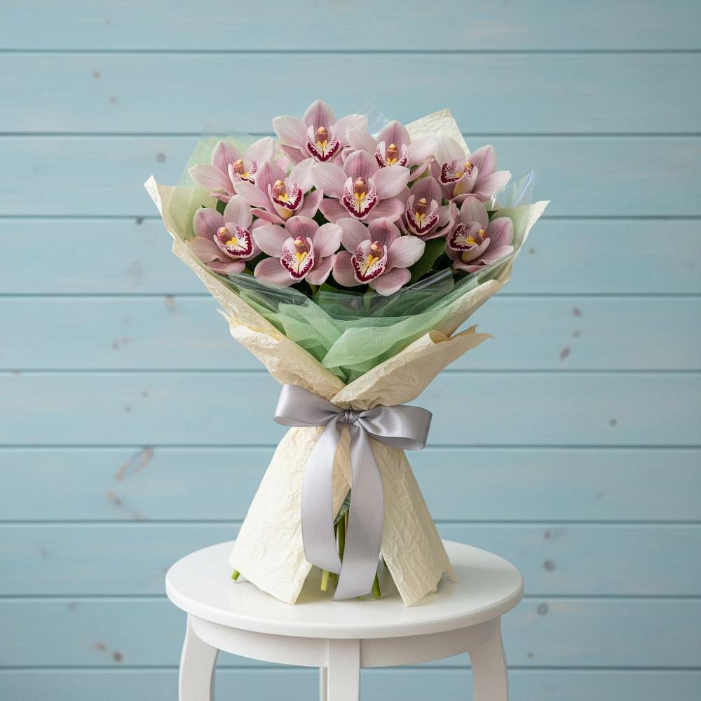 Букет цветов из: Орхидеи и Розы в Новом Удмуртской республики