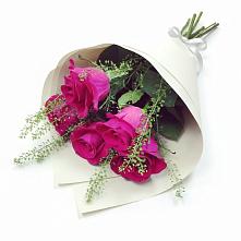Букет цветов из:  Розы в Новом Удмуртской республики