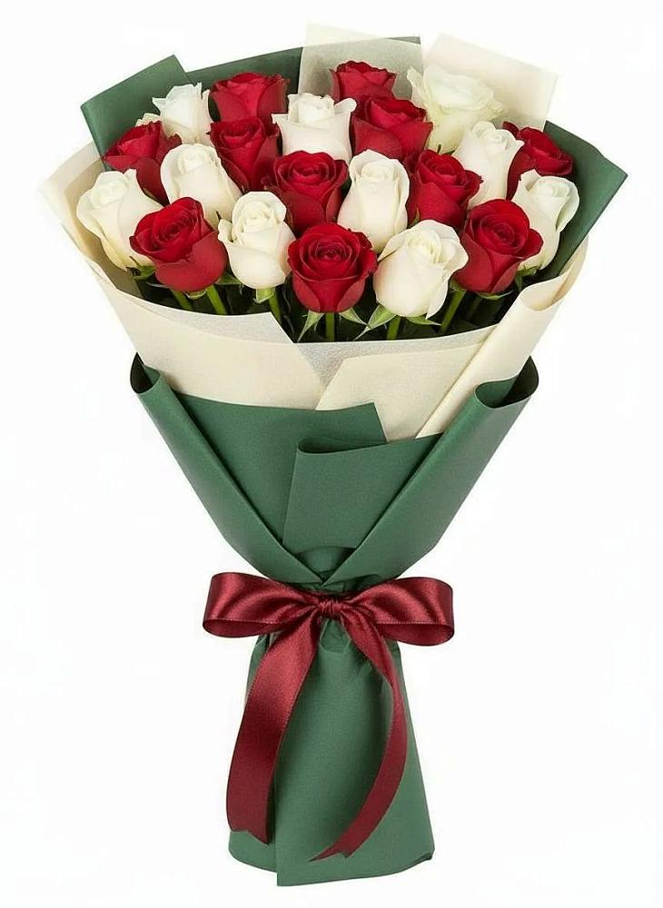 Букет Микс из красных и белых роз в Новом Удмуртской республики