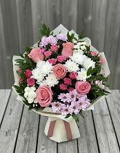 Букет цветов из:  Альстромерии, Гвоздики, Розы и Хризантемы в Новом Удмуртской республики