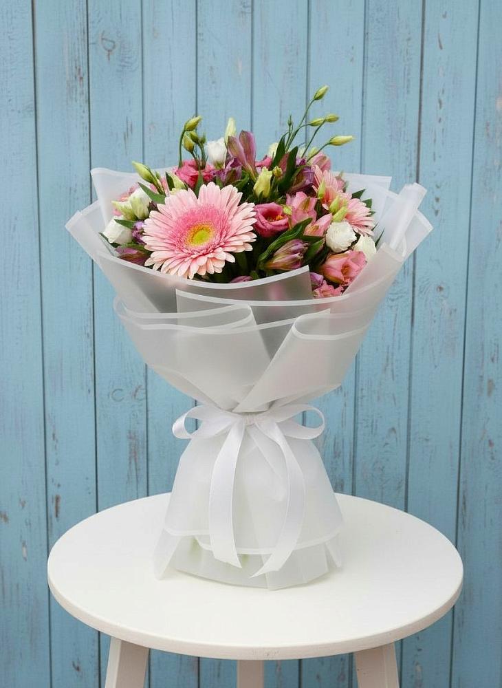 Букет цветов из: Герберы, Альстромерии и Лизиантусы в Новом Удмуртской республики