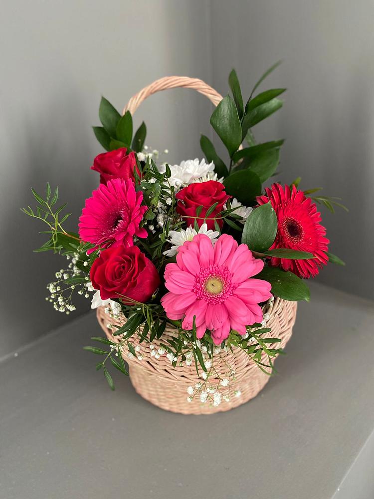Цветочная композиция из Розы, Хризантемы и Герберы в корзине в Новом Удмуртской республики