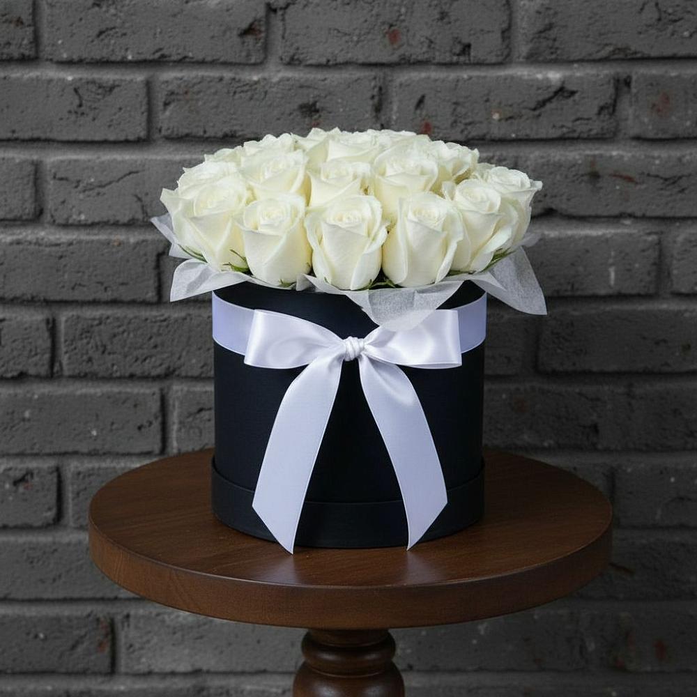 Цветочная композиция из Розы в шляпной коробке в Новом Удмуртской республики