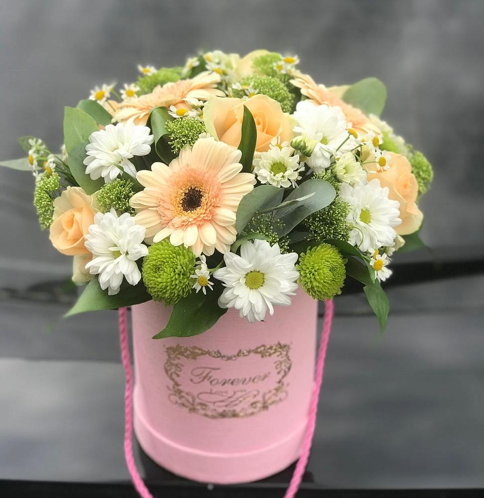 Цветочная композиция из Розы, Герберы и Хризантемы в шляпной коробке в Новом Удмуртской республики