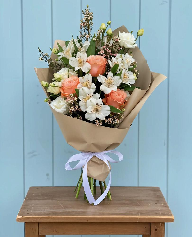 Букет цветов из: Альстромерии, Лизиантусы, Розы и Хризантемы в Новом Удмуртской республики